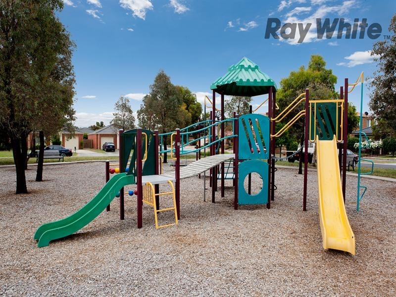 9 Brae Grove, Point Cook VIC 3030