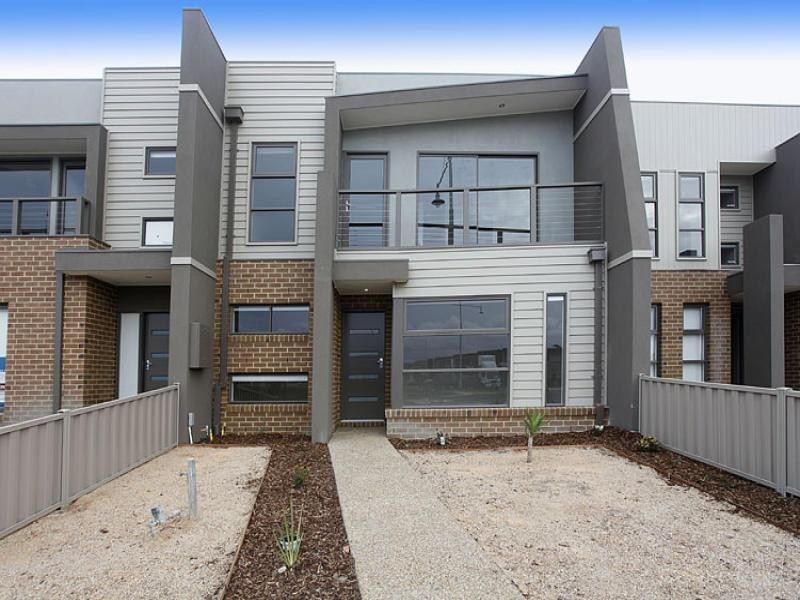 105 Featherbrook Drive, Point Cook VIC 3030