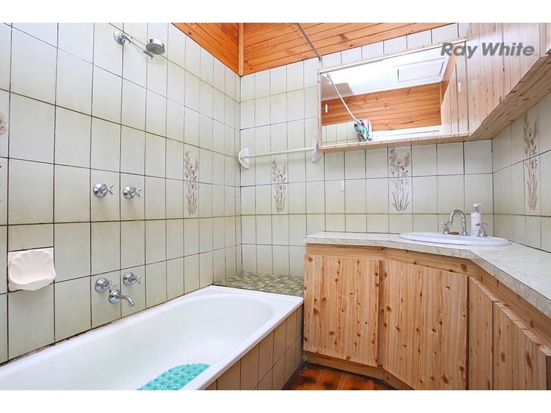 123 Railway Avenue, Laverton VIC 3028