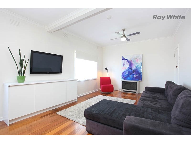 123 Railway Avenue, Laverton VIC 3028