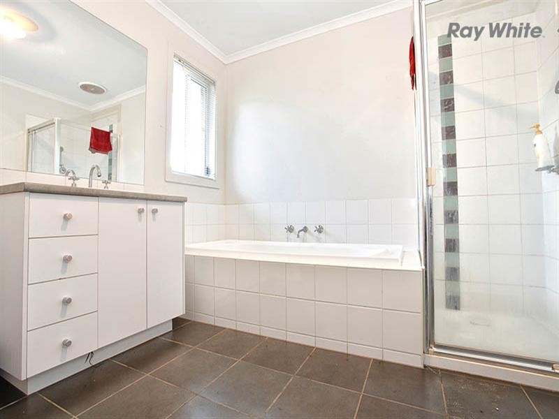 2 HAMISH Drive, Tarneit VIC 3029