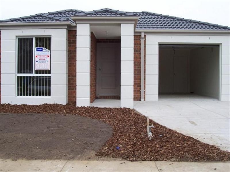 25 MELZAK Way, Berwick VIC 3806