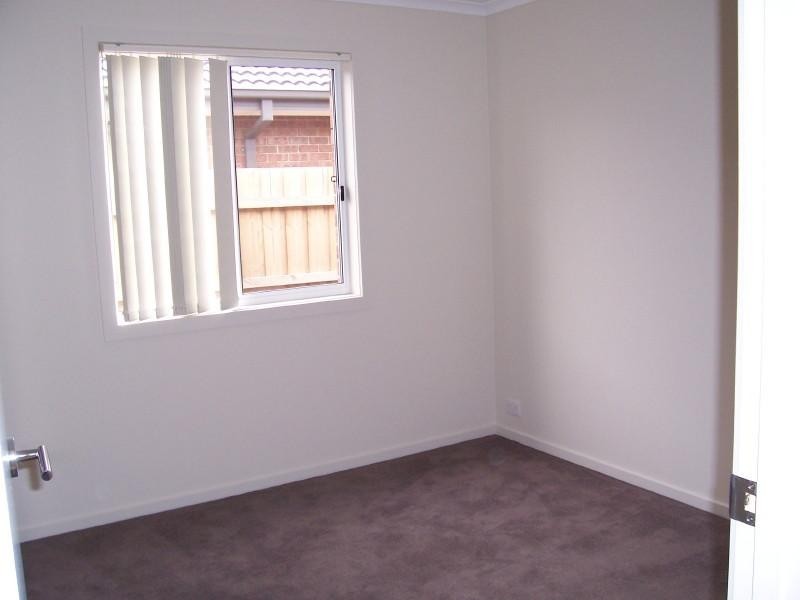 25 MELZAK Way, Berwick VIC 3806