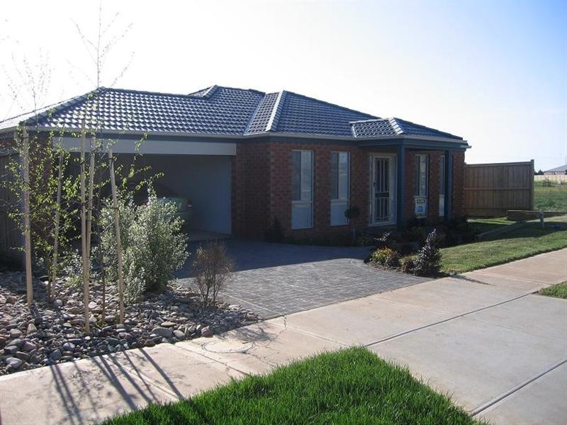 12 FUCHSIA Crescent, Point Cook VIC 3030