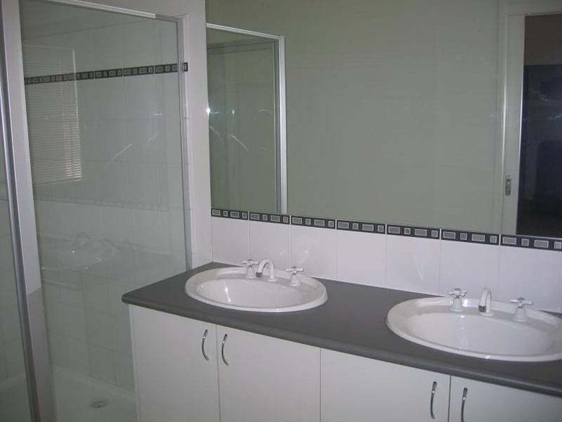 12 FUCHSIA Crescent, Point Cook VIC 3030