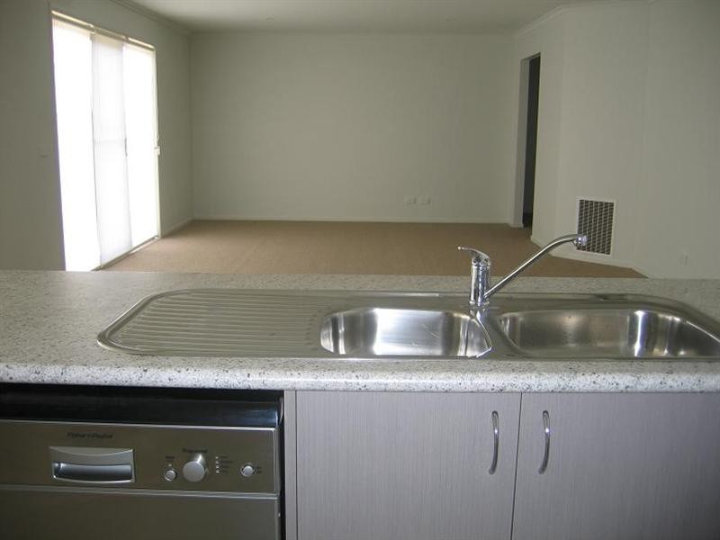 12 FUCHSIA Crescent, Point Cook VIC 3030