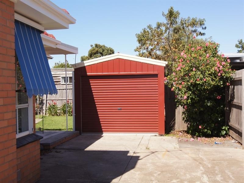 33 Railway Avenue, Laverton VIC 3028