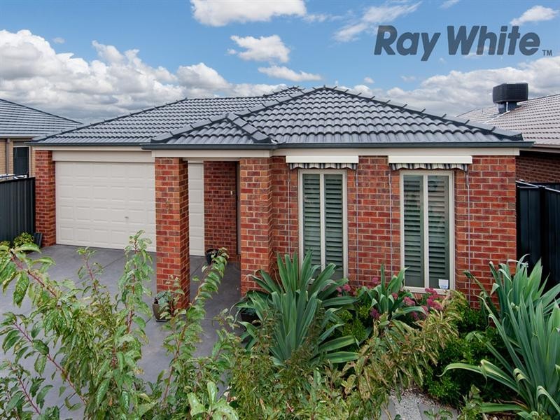 9 Coombes Court, Point Cook VIC 3030