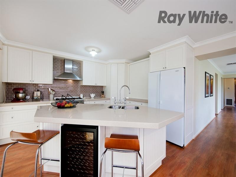 9 Coombes Court, Point Cook VIC 3030