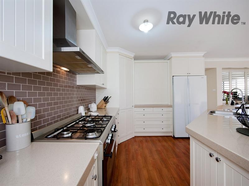 9 Coombes Court, Point Cook VIC 3030