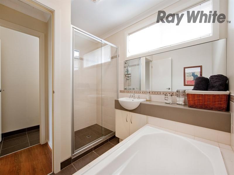 9 Coombes Court, Point Cook VIC 3030