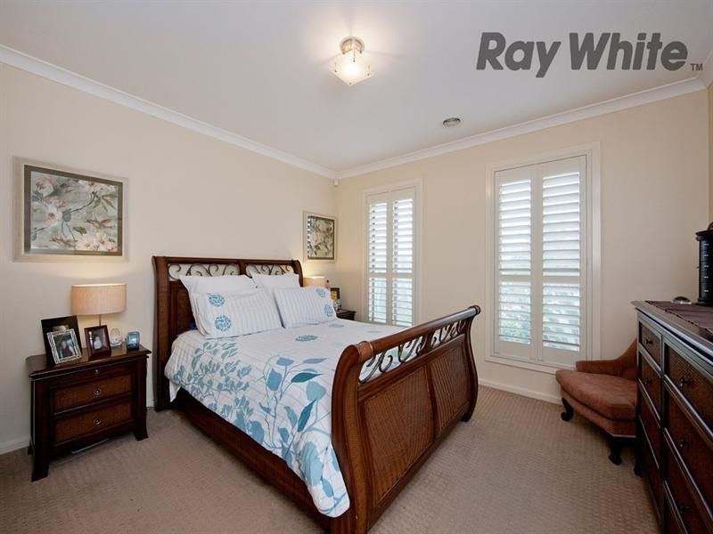 9 Coombes Court, Point Cook VIC 3030