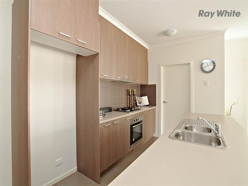 6 Stoneyfell Road, Point Cook VIC 3030