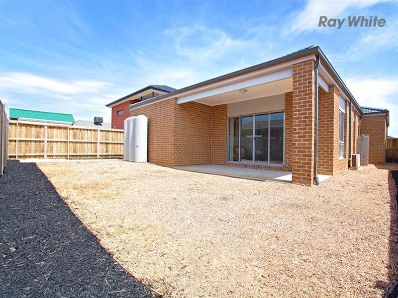 6 Stoneyfell Road, Point Cook VIC 3030