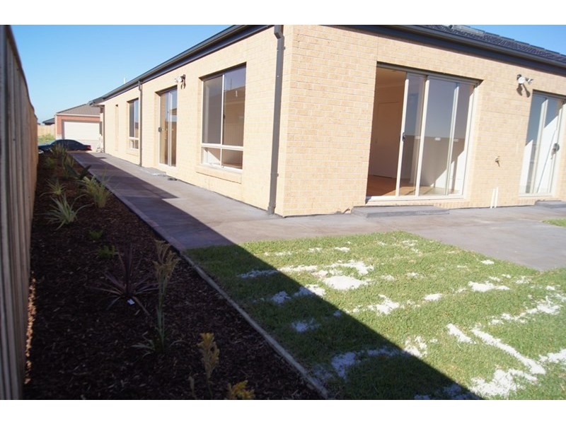 75 Tristania Drive, Point Cook VIC 3030