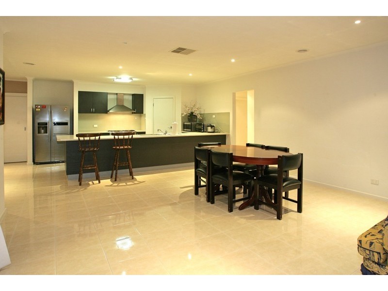 9 Violet Way, Point Cook VIC 3030