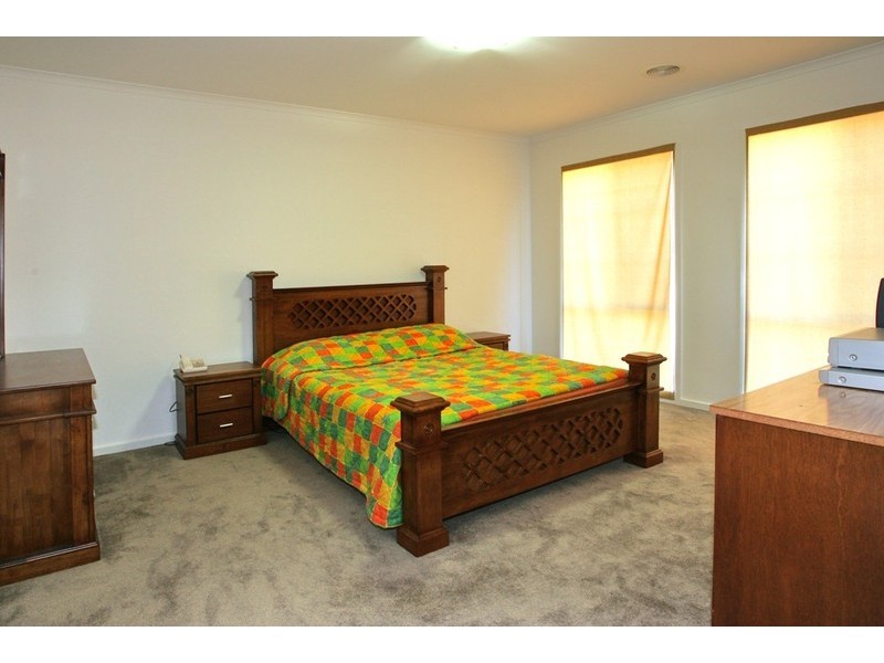 9 Violet Way, Point Cook VIC 3030