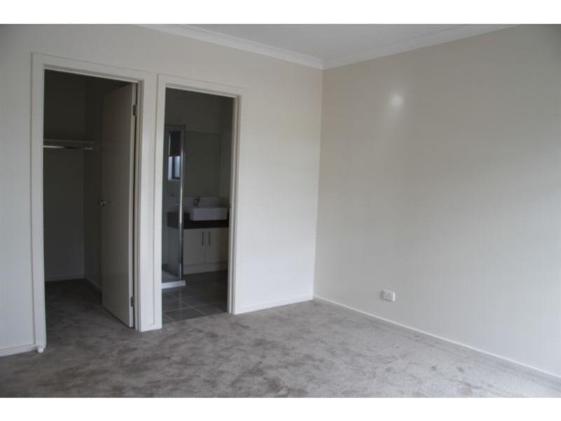 22 James Cook Drive, Truganina VIC 3029