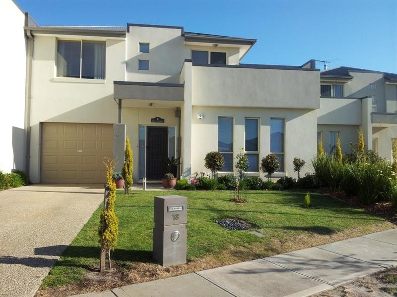 18 East Cornhill Drive, Point Cook VIC 3030