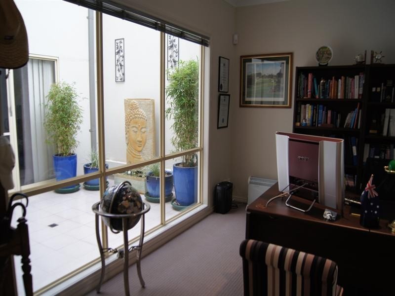 18 East Cornhill Drive, Point Cook VIC 3030