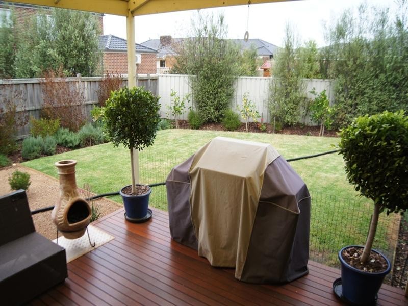 18 East Cornhill Drive, Point Cook VIC 3030