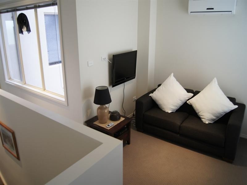 18 East Cornhill Drive, Point Cook VIC 3030