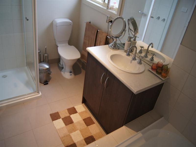 18 East Cornhill Drive, Point Cook VIC 3030