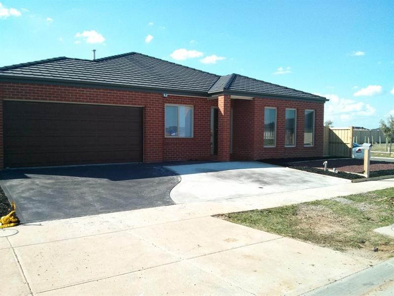 19 Manna Way, Point Cook VIC 3030