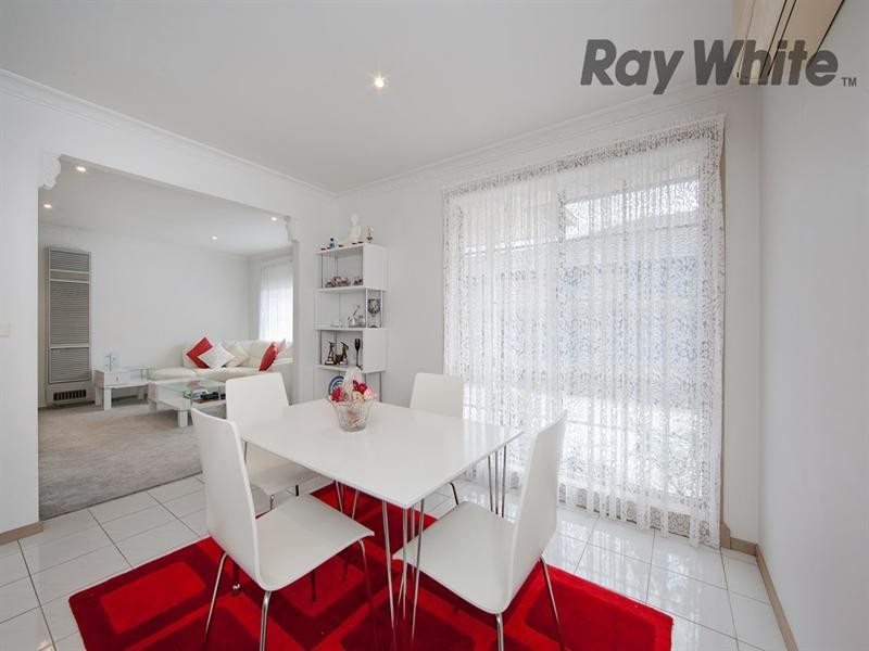 1/2 Weaver Court, Altona Meadows VIC 3028