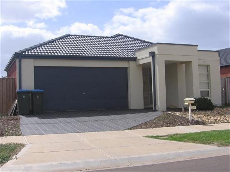 32 Emma Drive, Tarneit VIC 3029