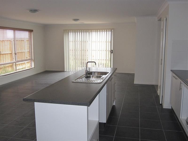 71 Tristania Drive, Point Cook VIC 3030