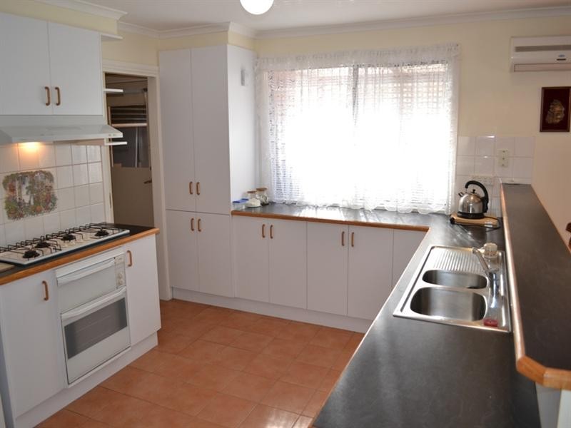 15 Weaver Court, Altona Meadows VIC 3028