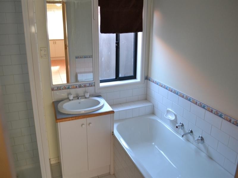 15 Weaver Court, Altona Meadows VIC 3028