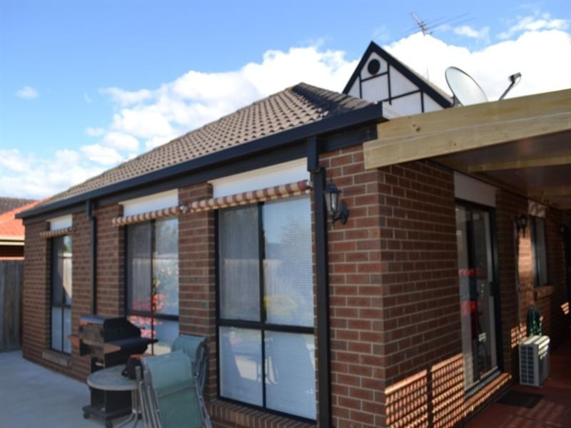 15 Weaver Court, Altona Meadows VIC 3028