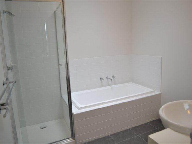 1/19 Larson Avenue, Tarneit VIC 3029