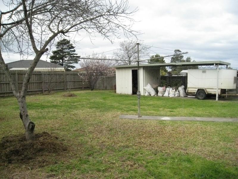 1 EVANS Crescent, Laverton VIC 3028