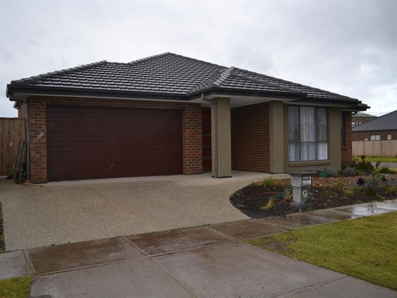 15 McLachlan Drive, Williams Landing VIC 3027