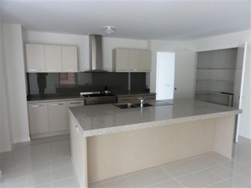 15 McLachlan Drive, Williams Landing VIC 3027