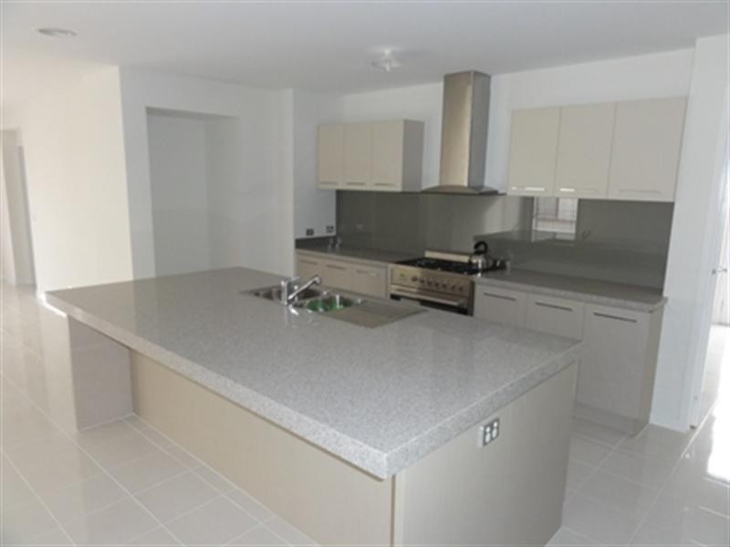 15 McLachlan Drive, Williams Landing VIC 3027