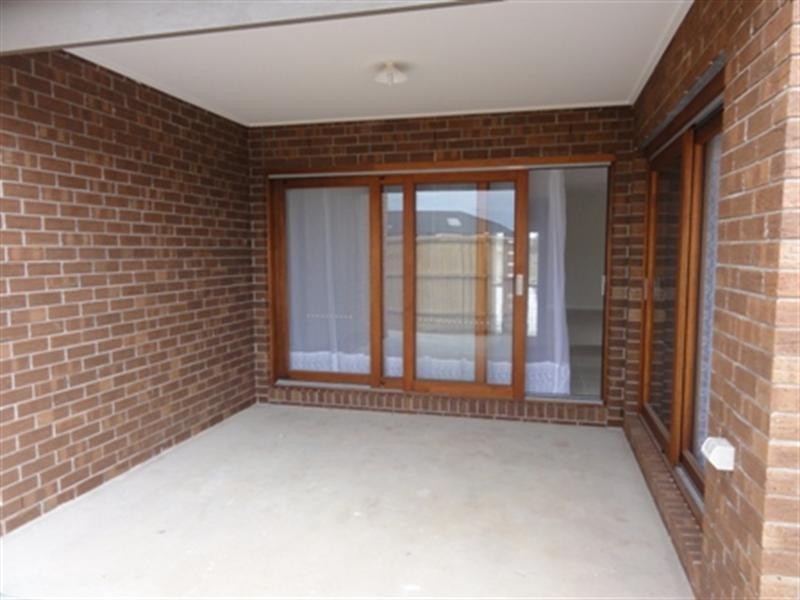 15 McLachlan Drive, Williams Landing VIC 3027