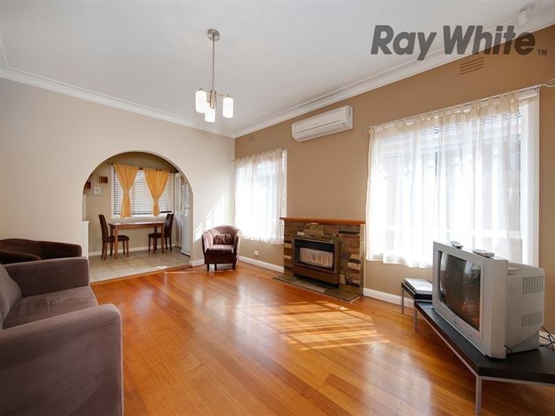 8 Ailsa Street, Laverton VIC 3028