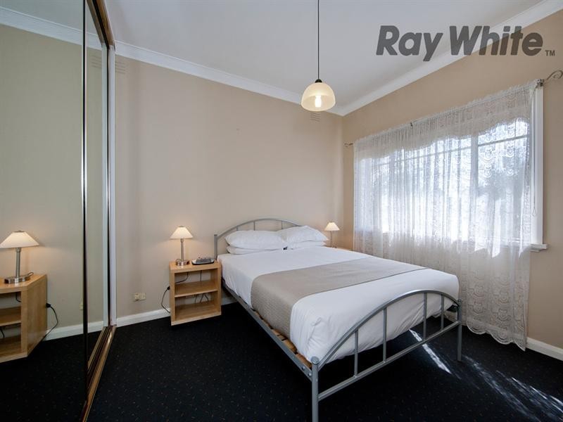 8 Ailsa Street, Laverton VIC 3028