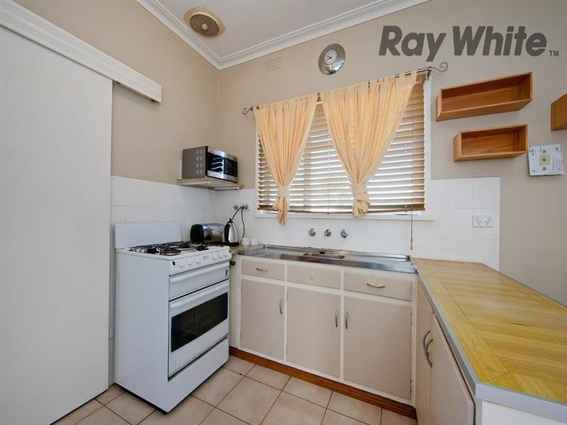 8 Ailsa Street, Laverton VIC 3028