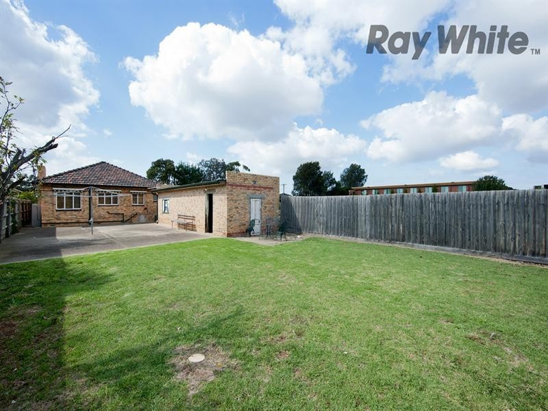 8 Ailsa Street, Laverton VIC 3028