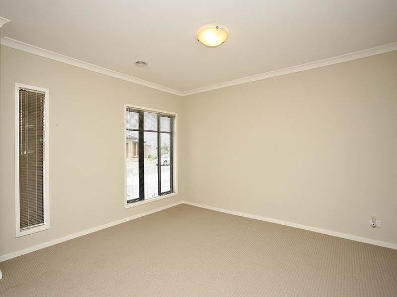 5 Tarango Drive, Point Cook VIC 3030