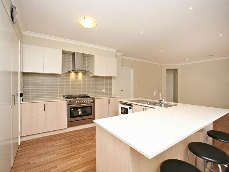 5 Tarango Drive, Point Cook VIC 3030