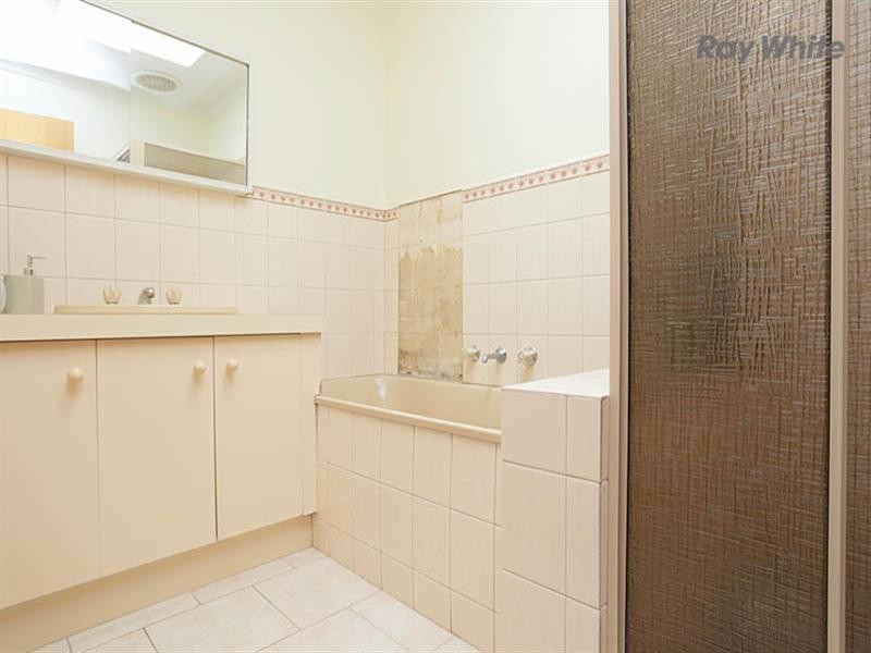 1/1 Eddison Close, Altona Meadows VIC 3028