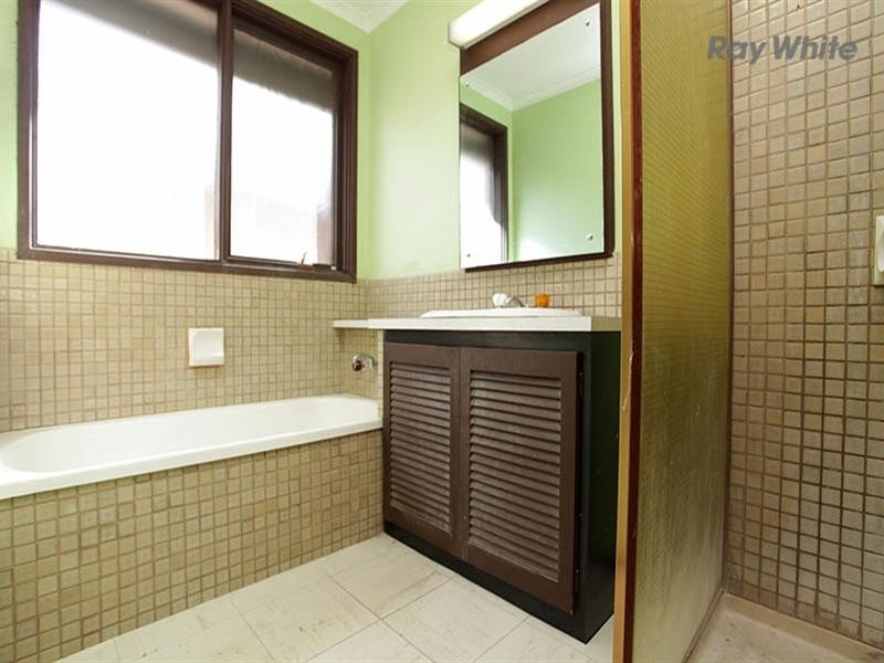 119 Railway Avenue, Laverton VIC 3028