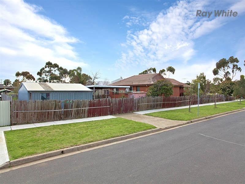 119 Railway Avenue, Laverton VIC 3028