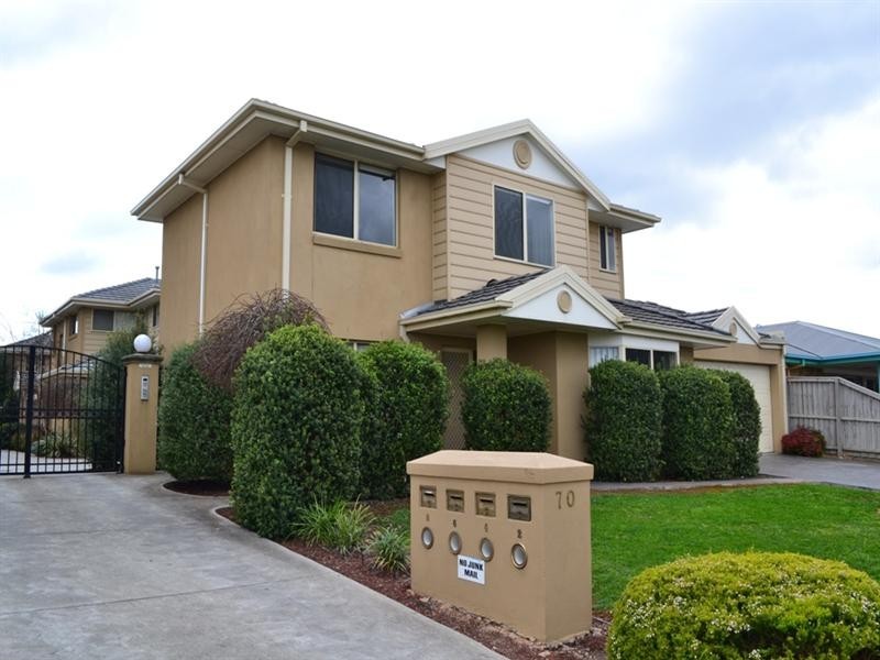 2/70 Community Hub, Sydenham VIC 3037